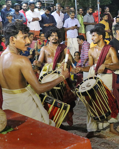  Chendamelam 