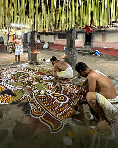  Kalamezhuthu & Pulluvan Paattu 